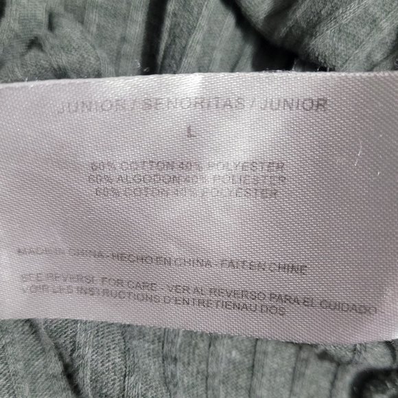 Graine grey long sleeve shirt in a junior's size large - Picture 4 of 4